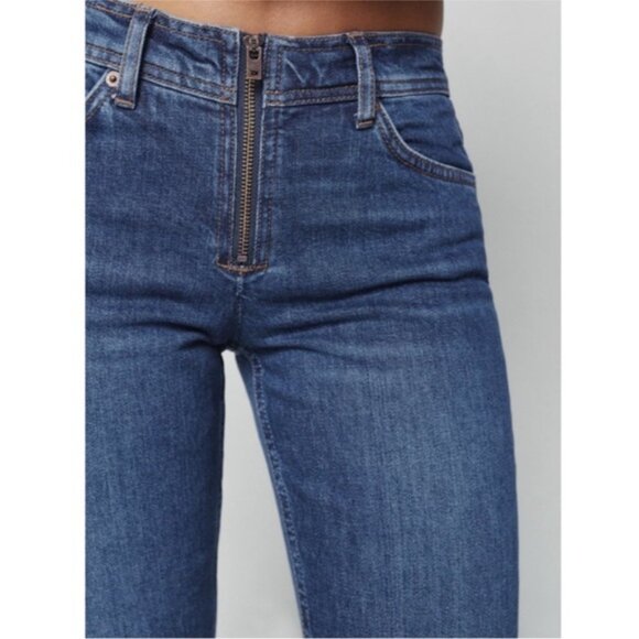NWT Reformation Julianna Zip Straight Leg Mid-Rise Jeans Medium Wash Denim 28 - Picture 2 of 10